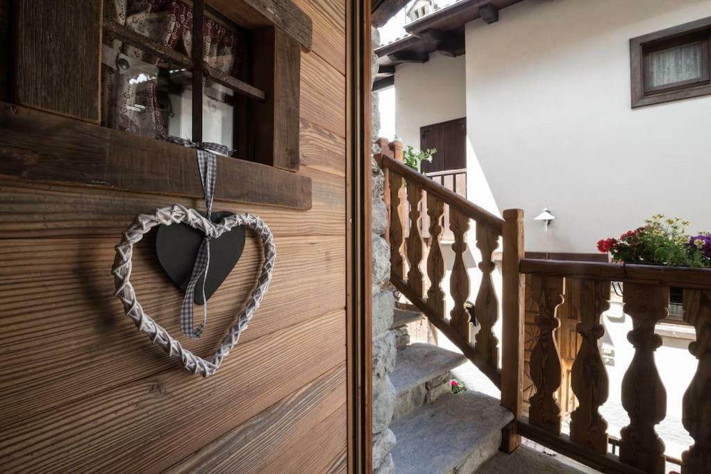 Vecchio Fienile Lägenhet Aosta Exteriör bild